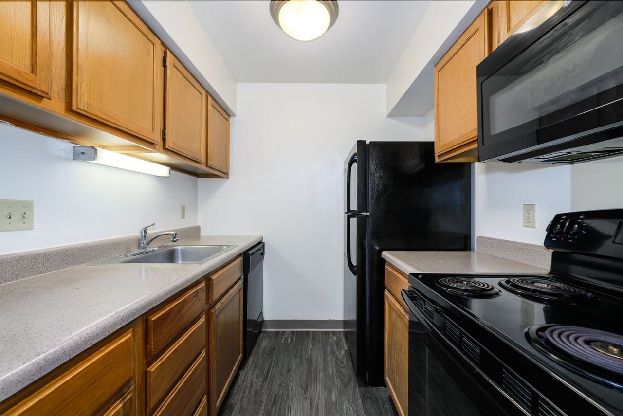 Oak Forest Apartments - Photo 2 of 50