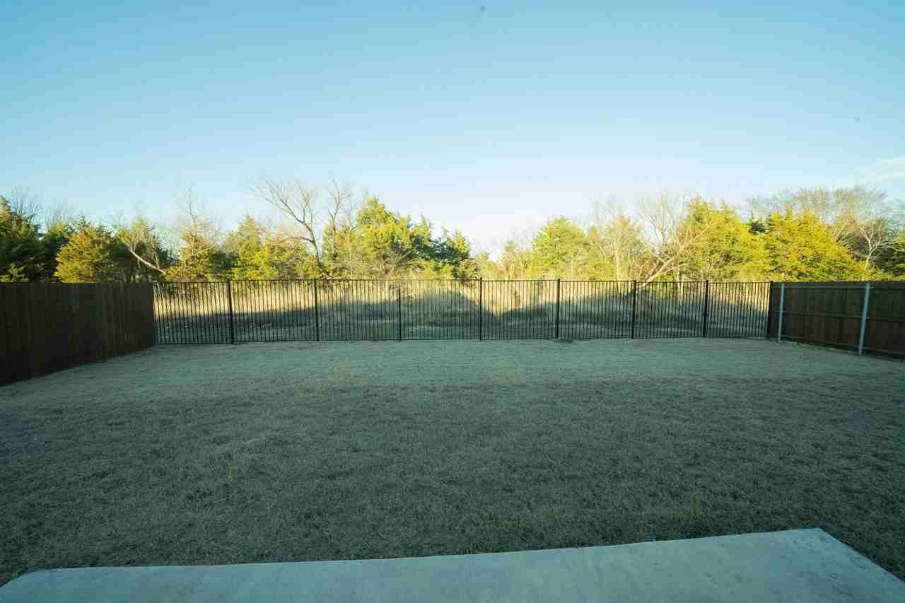 140 Waxberry Dr - Photo 2 of 6