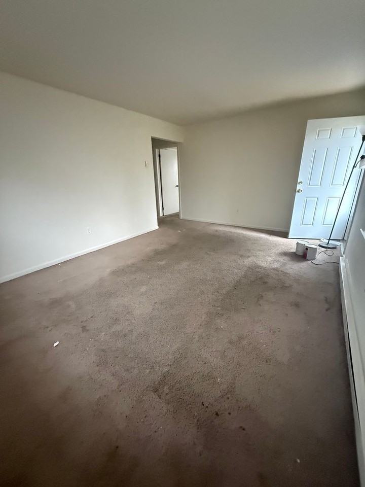 415 Springdale Ave - Photo 3 of 11