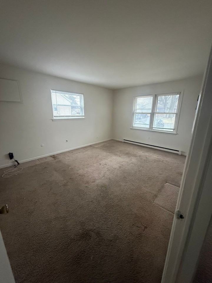 415 Springdale Ave - Photo 4 of 11