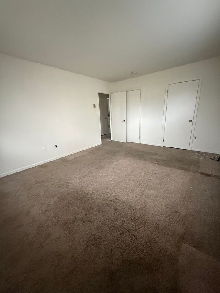 415 Springdale Ave - Photo 5 of 11