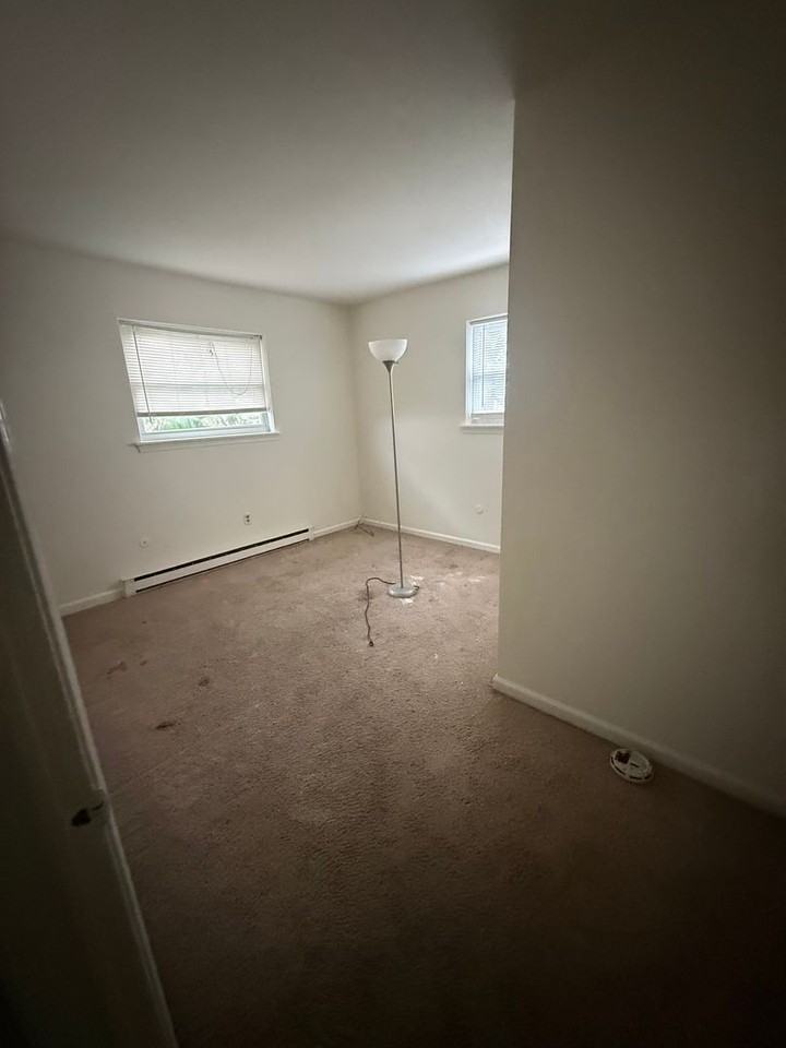 415 Springdale Ave - Photo 6 of 11