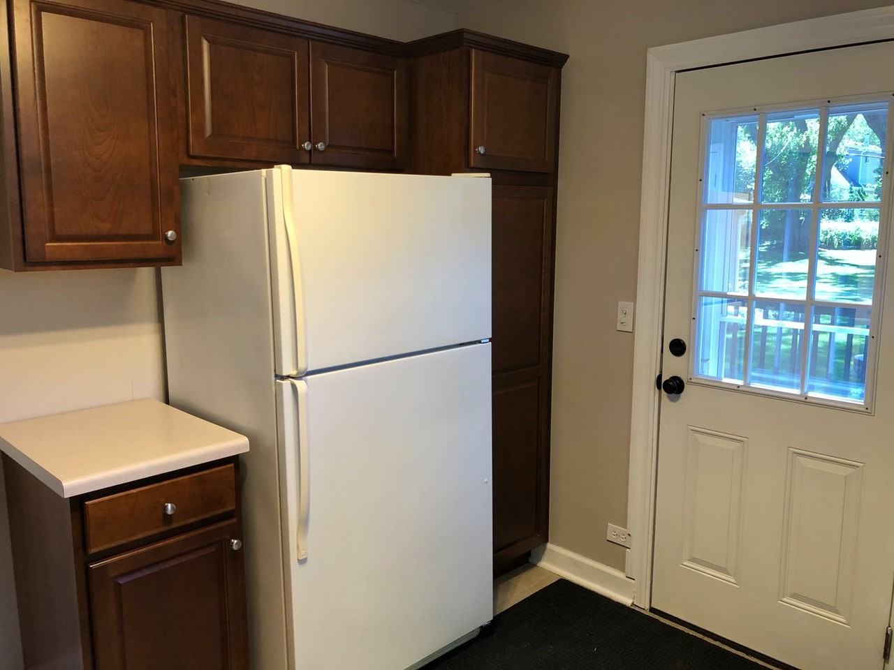 148 S Cedar St - Photo 3 of 25