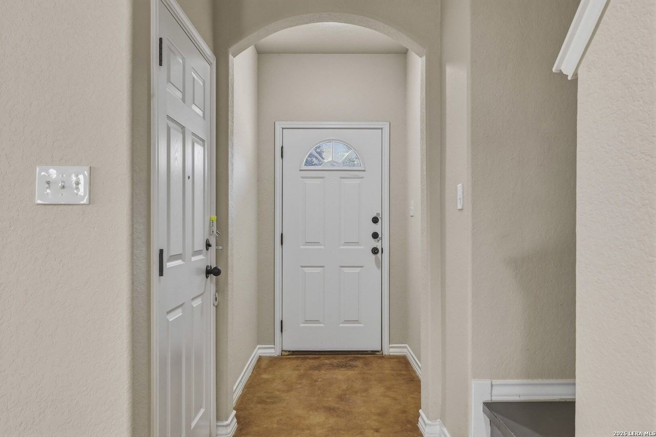 5005 Flipper Dr - Photo 2 of 30