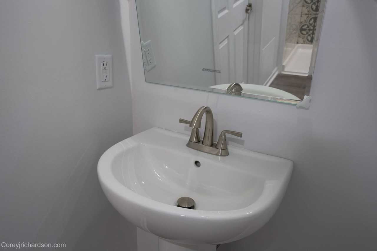 727 Branch St - Photo 4 of 9