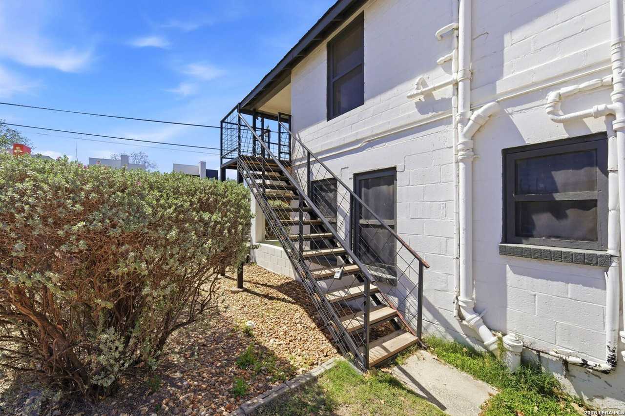 127 Clay Unit 2 - Photo 3 of 17