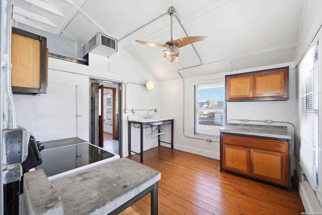 127 Clay Unit 2 - Photo 6 of 17