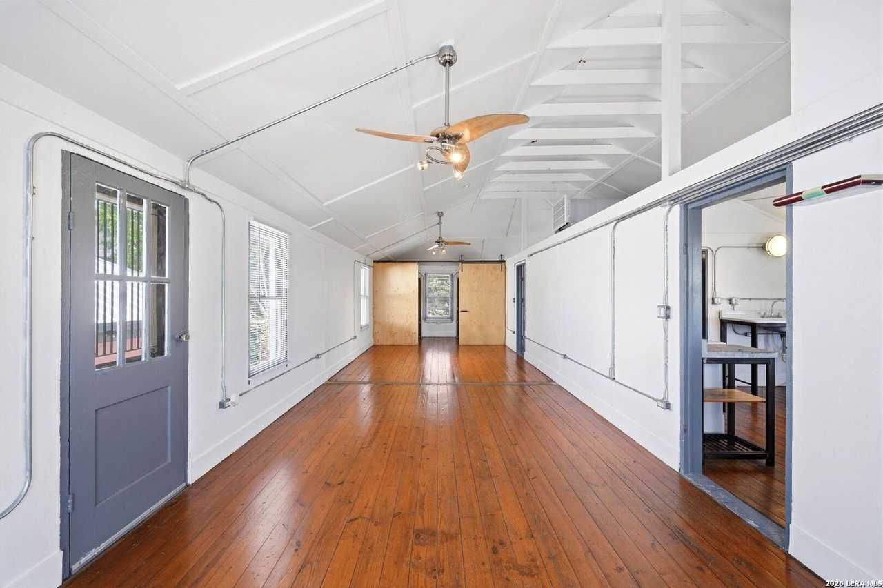 127 Clay Unit 2 - Photo 7 of 17