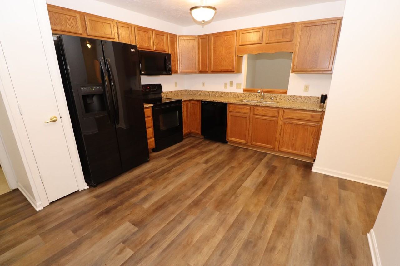 11156 Fall Dr - Photo 3 of 16