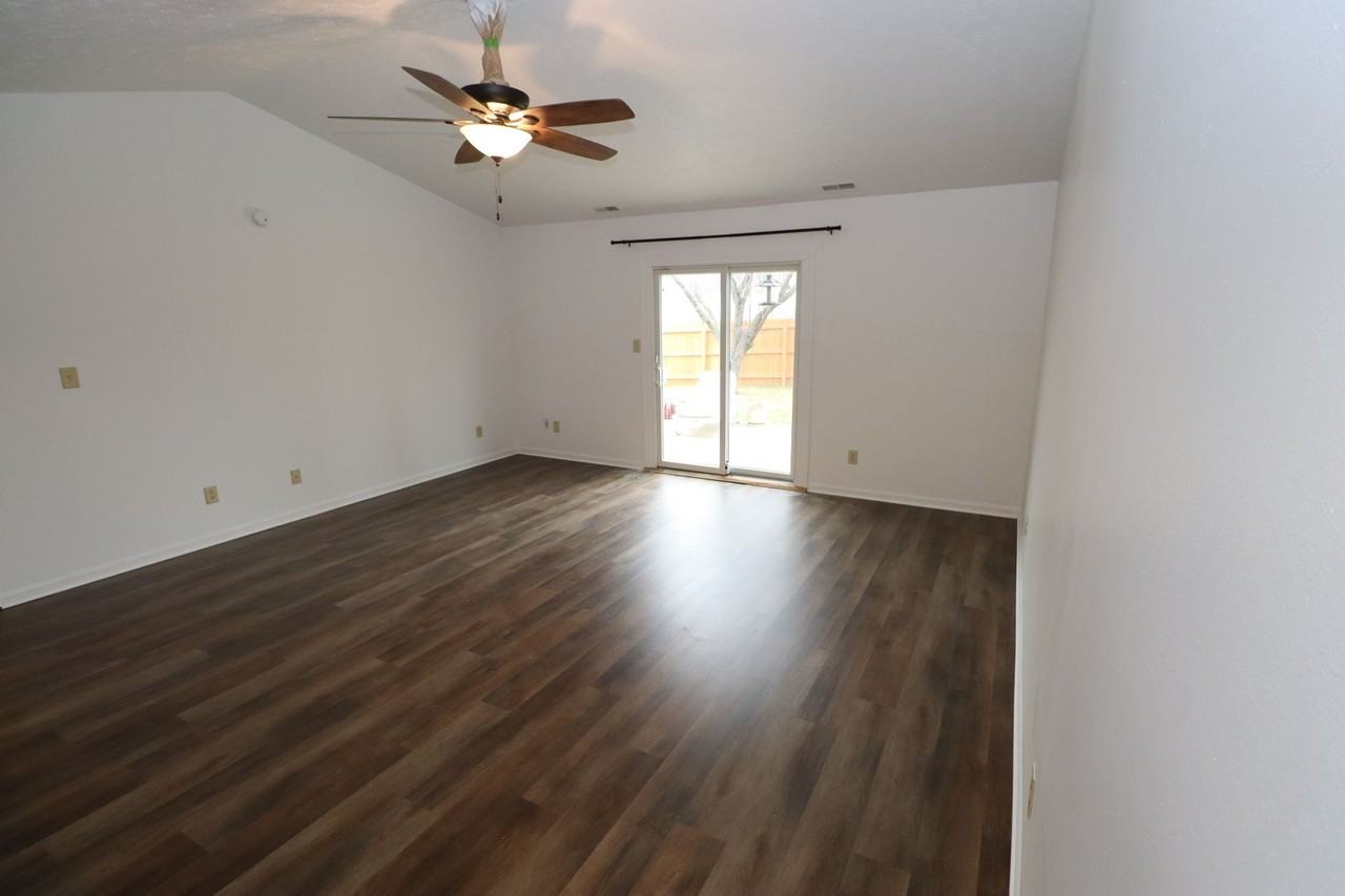 11156 Fall Dr - Photo 4 of 16