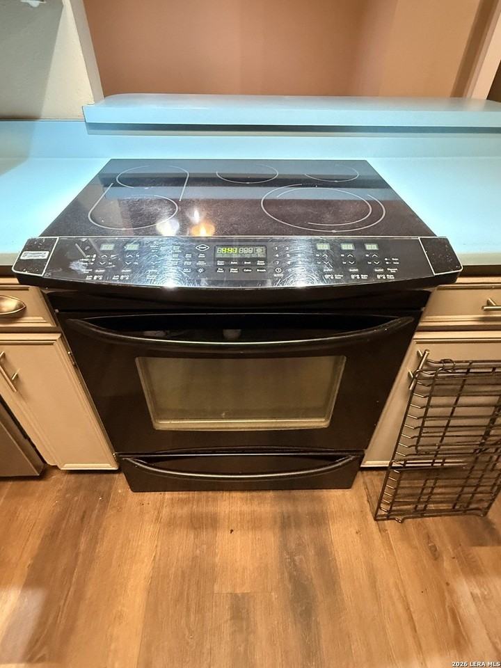 111 Hillcrest Dr - Photo 3 of 18