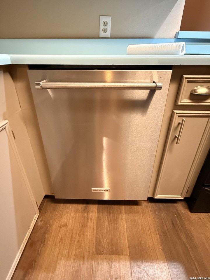 111 Hillcrest Dr - Photo 5 of 18