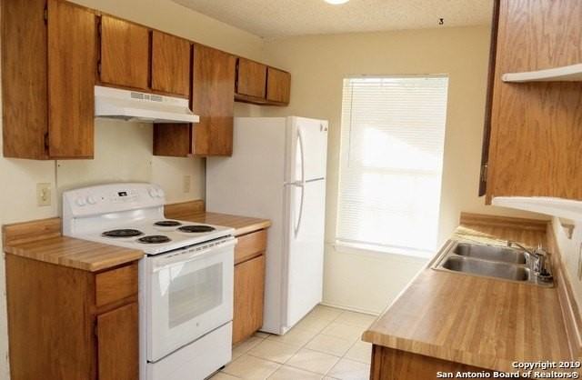 12250 Ridge Crown St - Photo 3 of 15