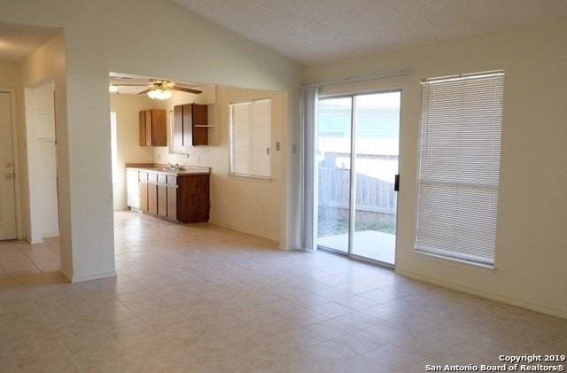 12250 Ridge Crown St - Photo 6 of 15