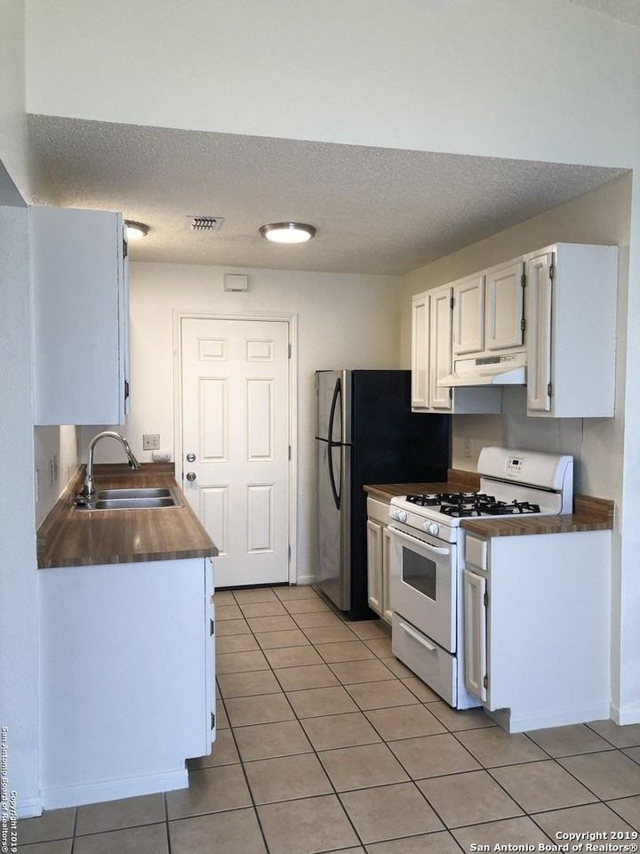 8026 Fair Bnd - Photo 3 of 7