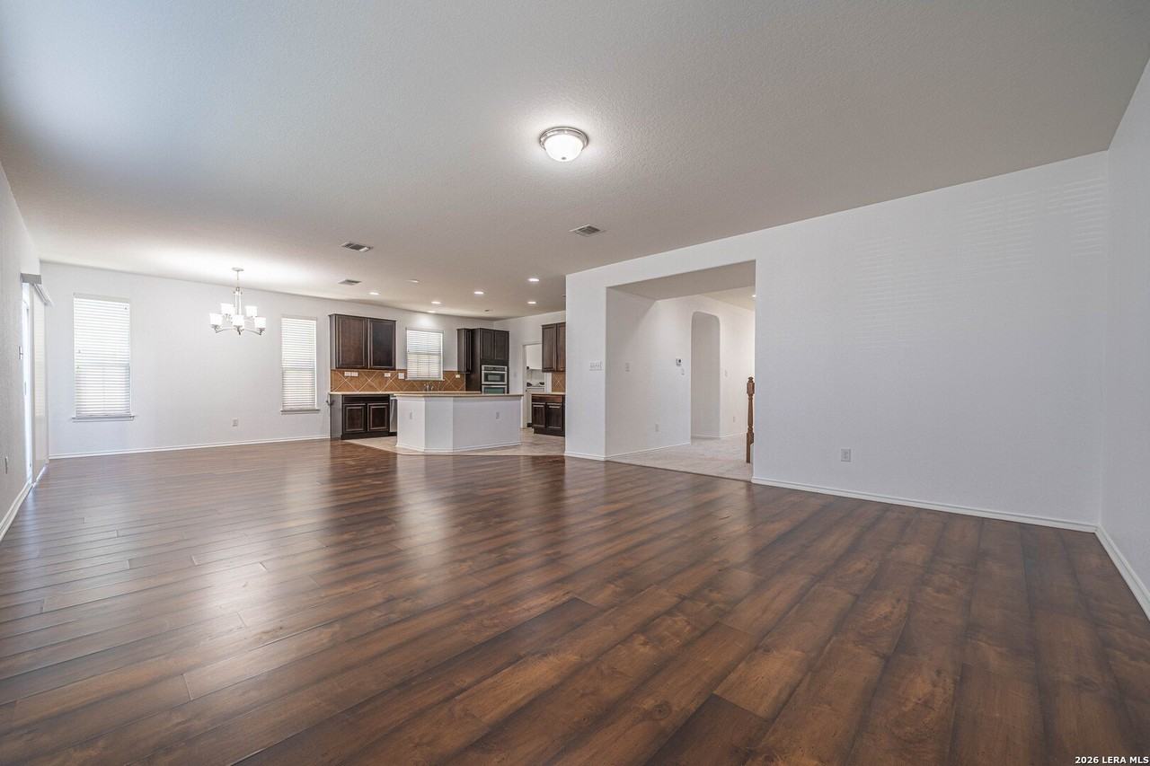 2527 Villa Borghese - Photo 6 of 33