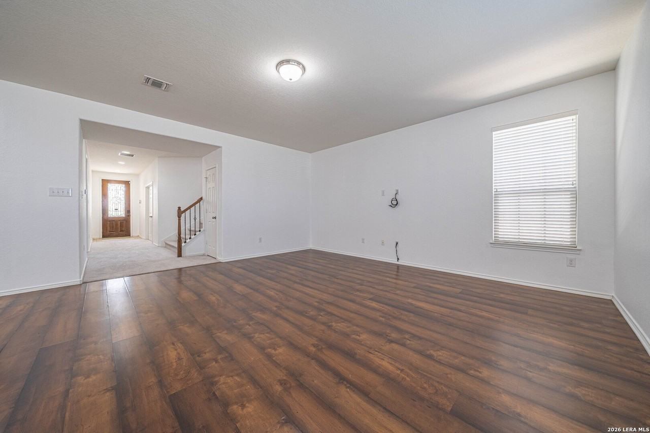 2527 Villa Borghese - Photo 7 of 33