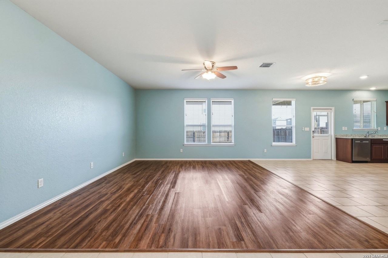 10515 Brady Creek Cp - Photo 4 of 29