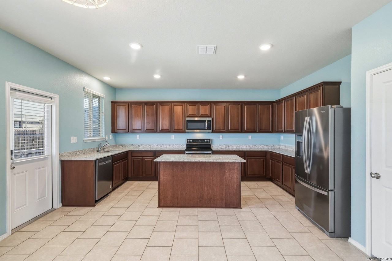 10515 Brady Creek Cp - Photo 7 of 29