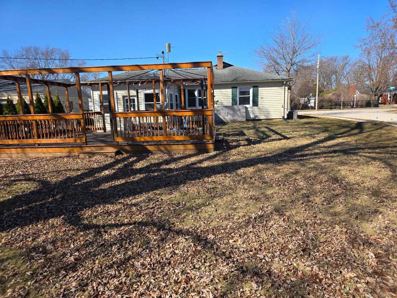 367 Mohawk Ave - Photo 2 of 16