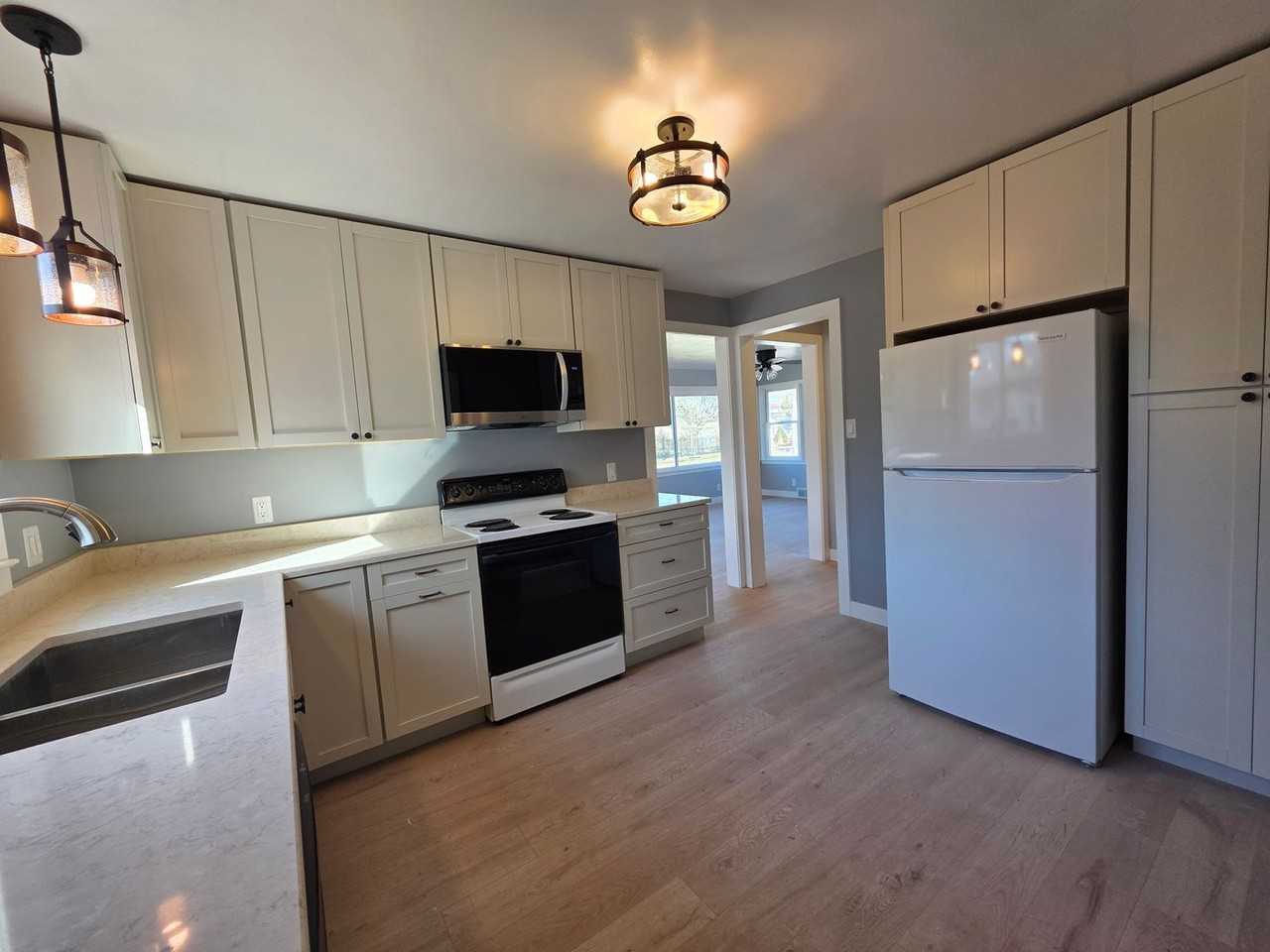 367 Mohawk Ave - Photo 4 of 16