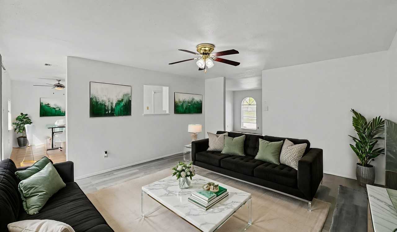 130 Astoria Dr - Photo 3 of 35