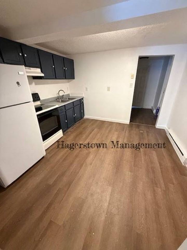 128 Clarkson Ave - Photo 3 of 7