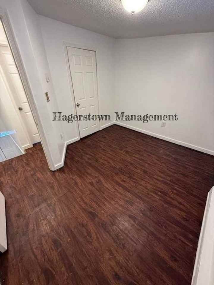 128 Clarkson Ave - Photo 6 of 7