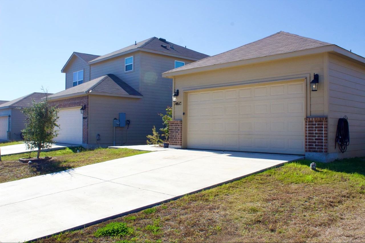 14615 Stirrup Trce - Photo 3 of 47