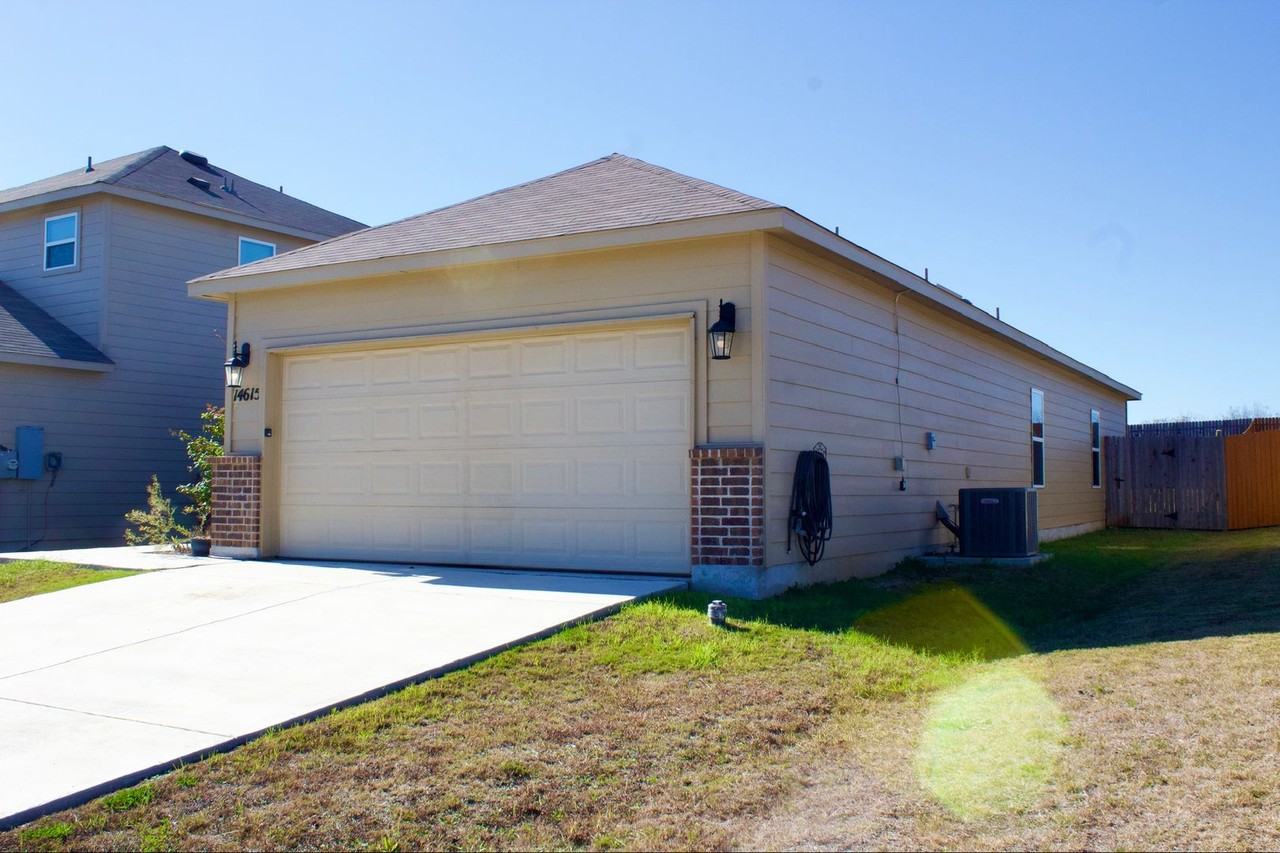 14615 Stirrup Trce - Photo 4 of 47