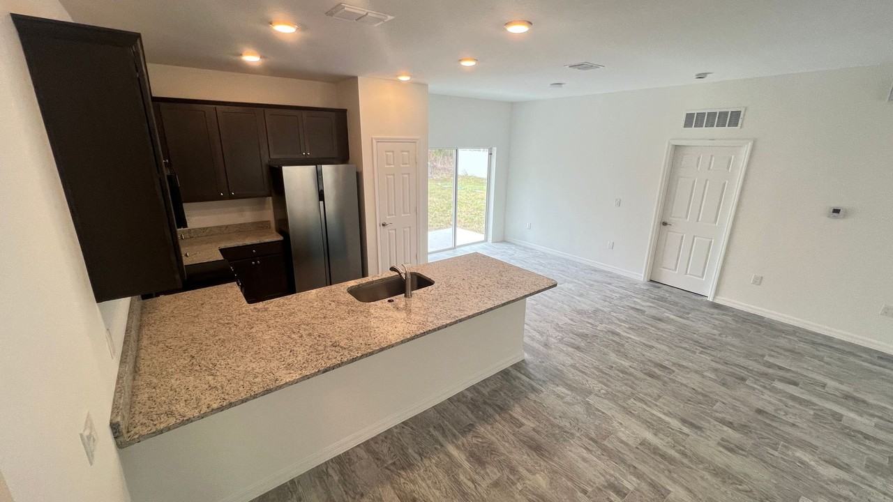 1253 Gerrity St Sw - Photo 7 of 33