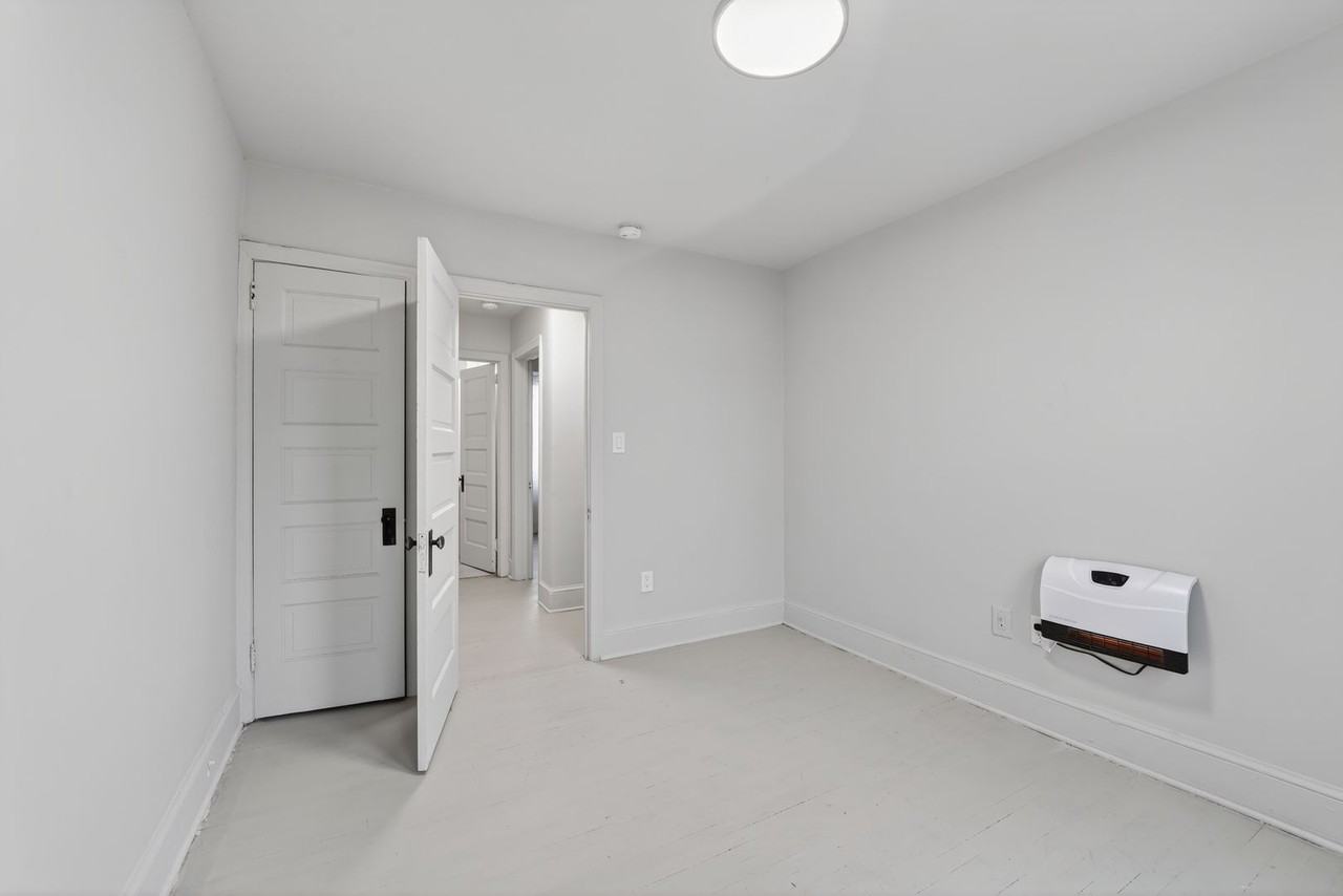 1239 Penn St Ne - Photo 7 of 16