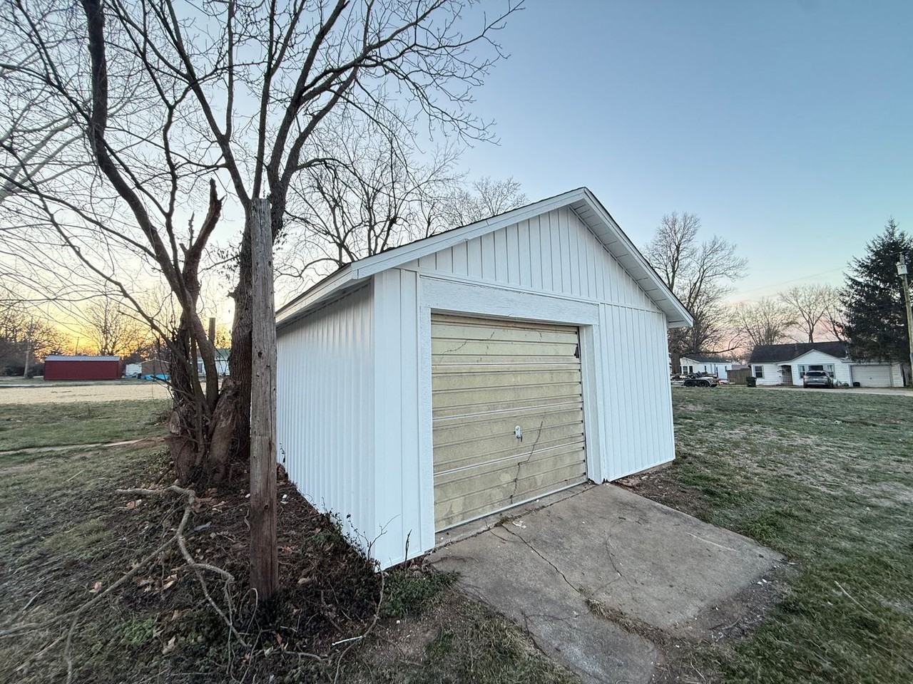 325 W Tyndal St - Photo 6 of 30