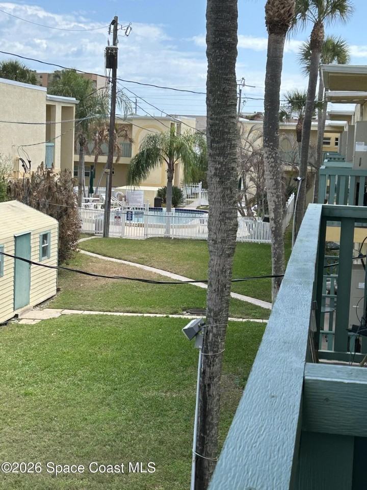 310 Taylor Ave #C19 - Photo 7 of 24