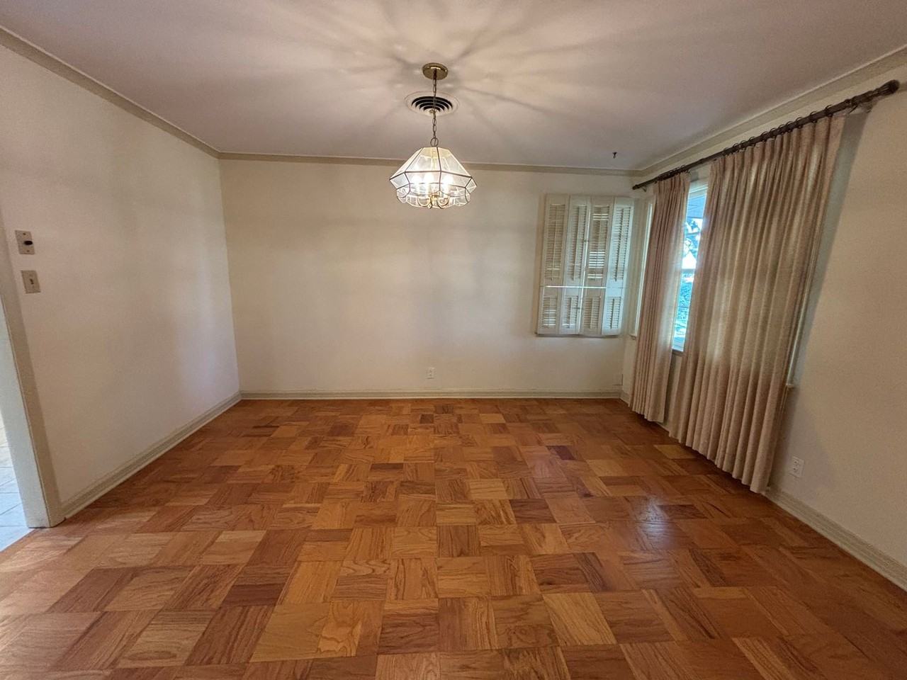 467 Pennsylvania Ave - Photo 3 of 22