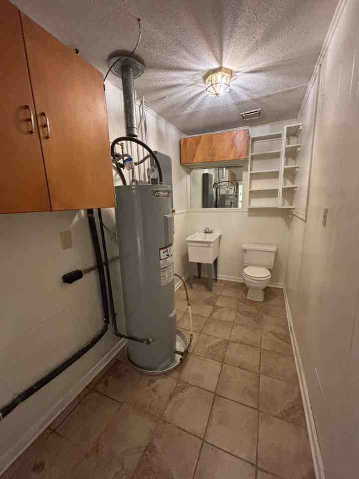 467 Pennsylvania Ave - Photo 6 of 22