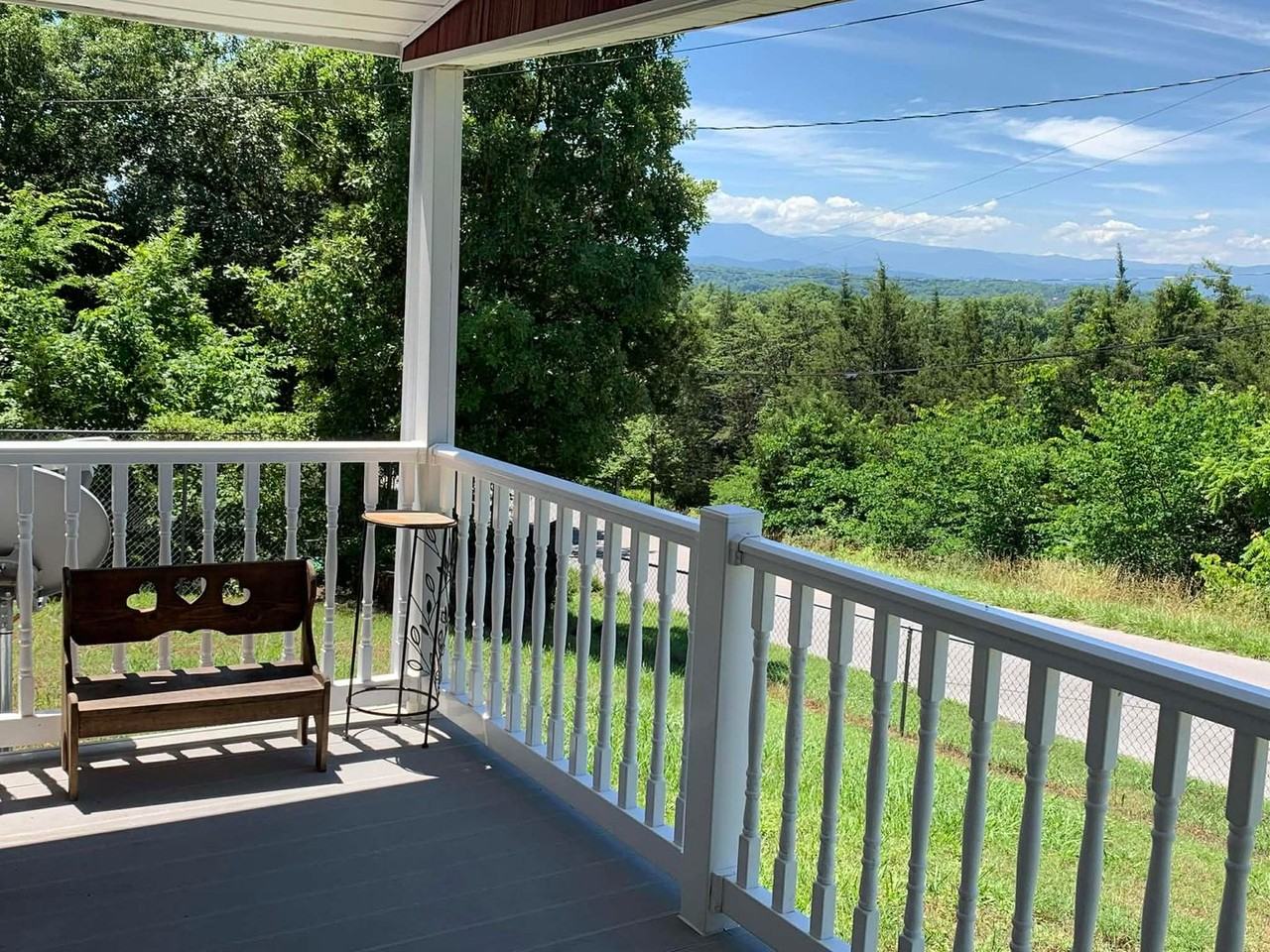 1006 Pleasure Rd - Photo 3 of 18