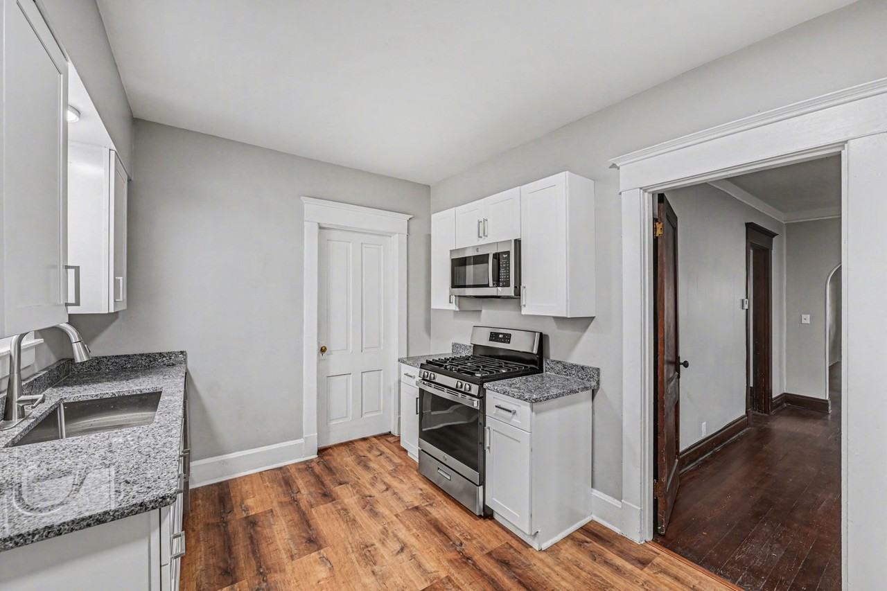 2009 Linden Ave - Photo 5 of 18