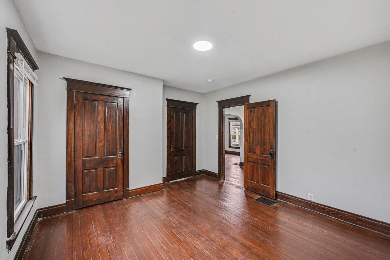 2009 Linden Ave - Photo 7 of 18