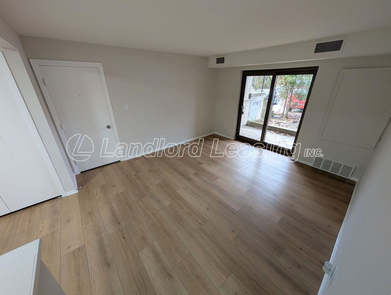 1660 Cedarwood Dr - Photo 2 of 17