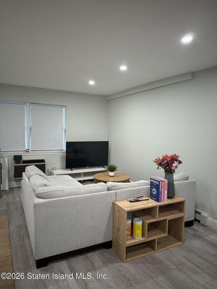 336 99th St Unit 1a - Photo 2 of 8