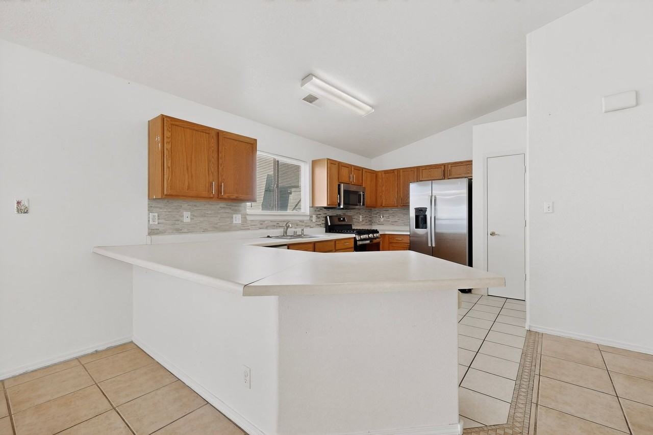 3019 Glorieta Meadows Dr Ne - Photo 5 of 40