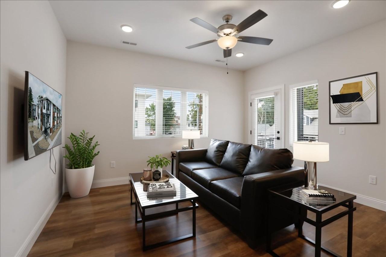 302 W Clark St - Photo 5 of 19