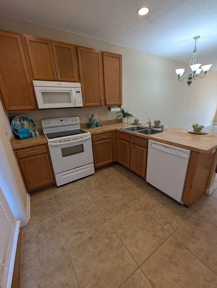 464 Cabernet Pl - Photo 2 of 14