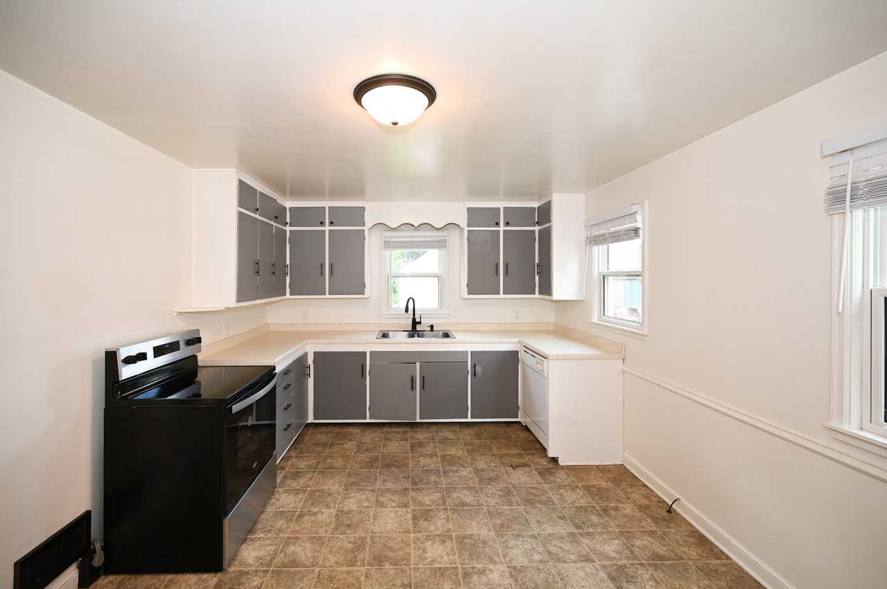 1221 8th Ave Nw #1 - Photo 2 of 20