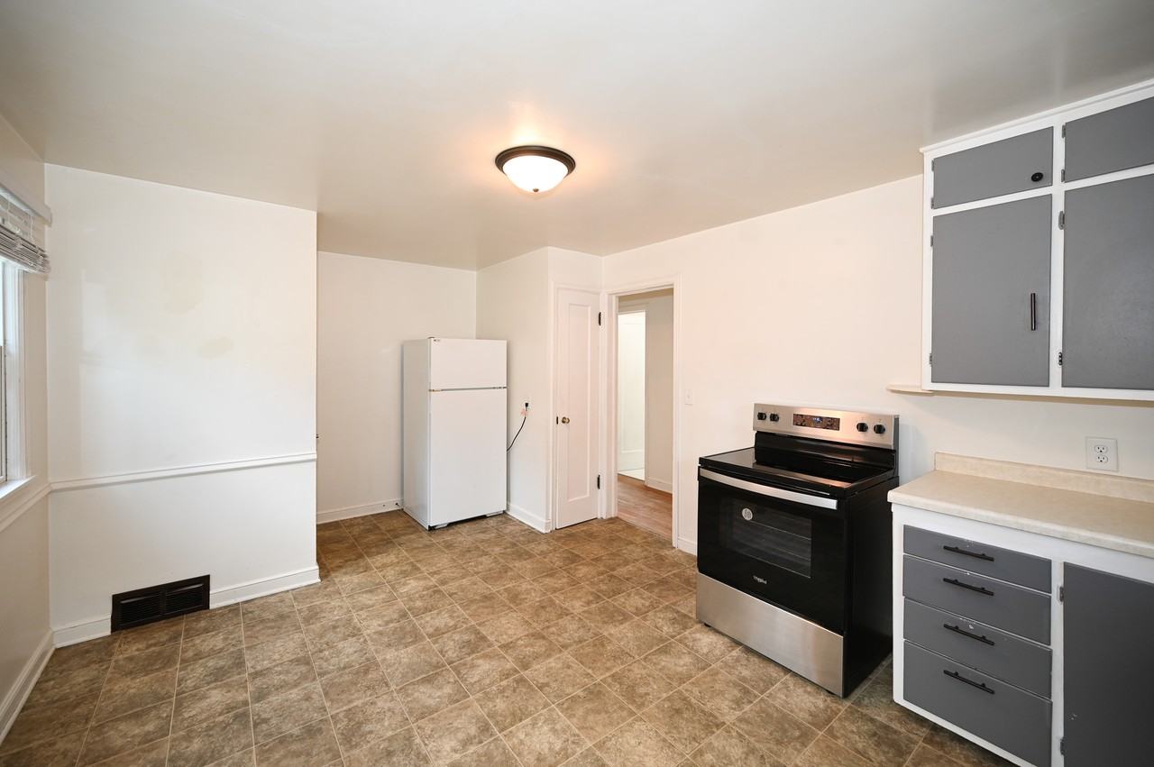 1221 8th Ave Nw #1 - Photo 3 of 20