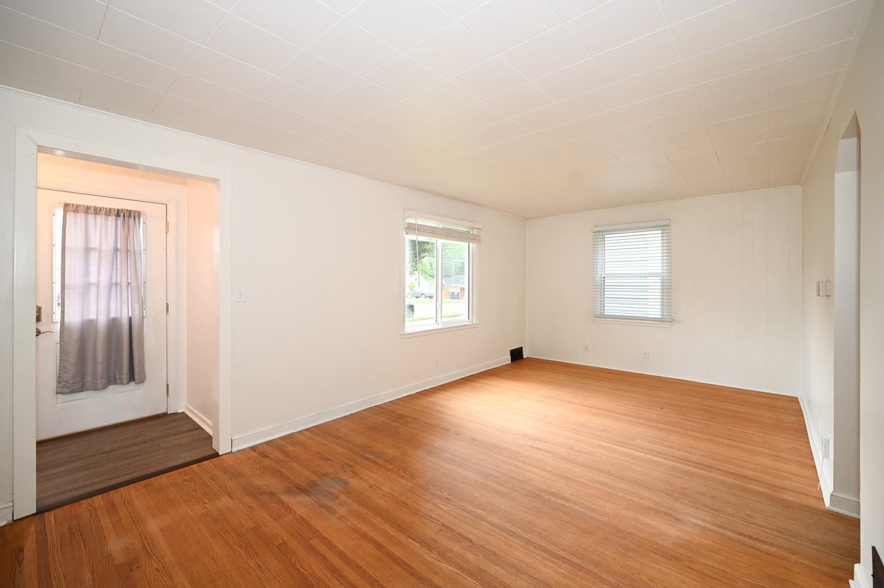 1221 8th Ave Nw #1 - Photo 4 of 20