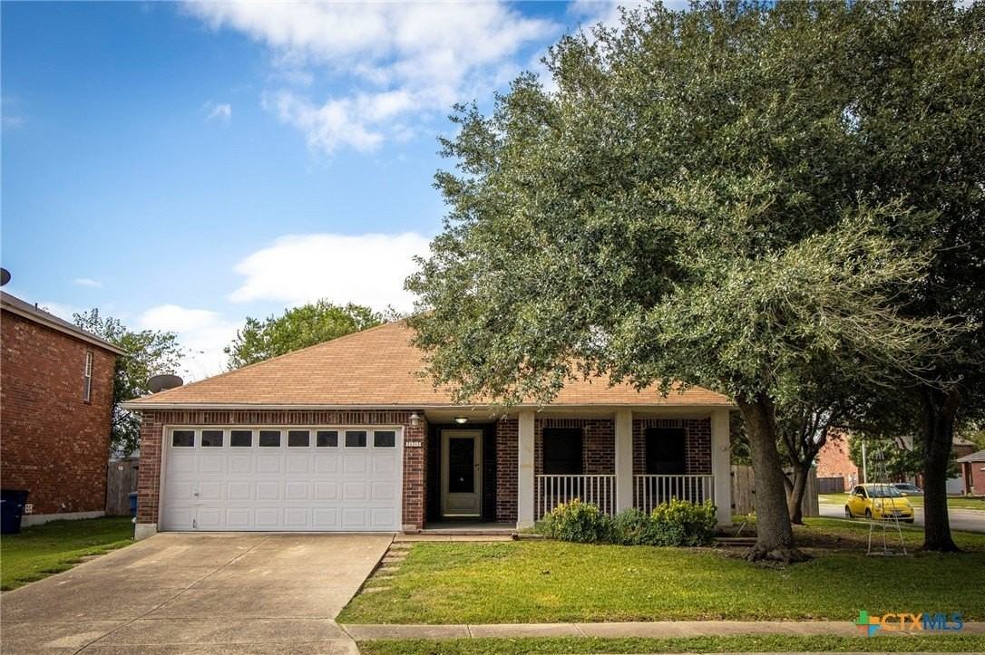 777 Willow Xing - Photo 2 of 30