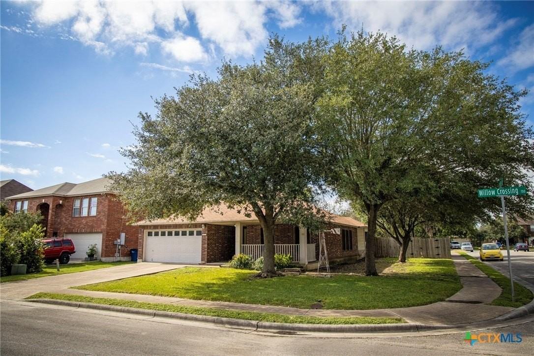 777 Willow Xing - Photo 3 of 30