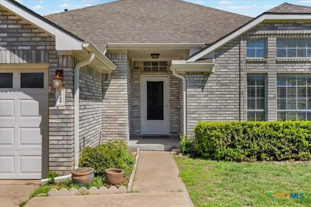 8900 Marthas Dr - Photo 2 of 27